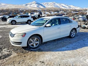 Volkswagen Passat SE 1.8L 4 2014