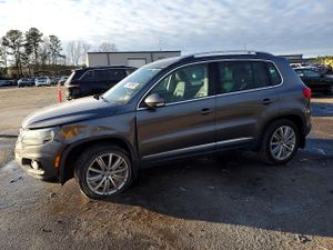 Volkswagen Tiguan S 2.0L 4 2014