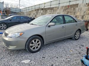 Toyota Camry LE 3.0L 6 2005