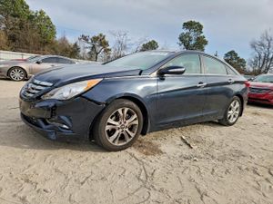 Hyundai Sonata SE 2.4L 4 2013