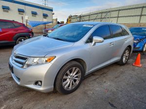 Toyota Venza LE 2.7L 4 2013
