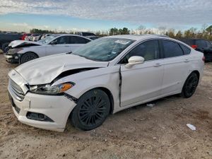 Ford Fusion SE 2.0L 4 2013