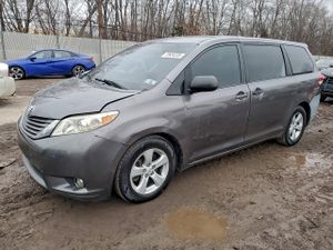 Toyota Sienna 3.5L 6 2011
