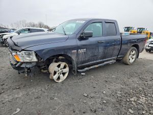 RAM 1500 ST 5.7L 8 2015