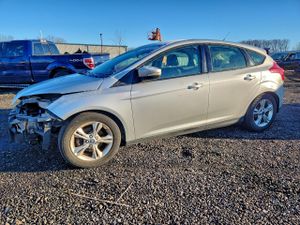 Ford Focus SE 2.0L 4 2014