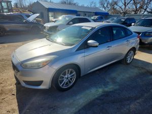 Ford Focus SE 2.0L 4 2015