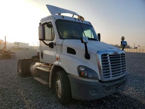 Freightliner Cascadia 12.8L 6 2015