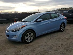 Hyundai Elantra GLS 1.8L 4 2013