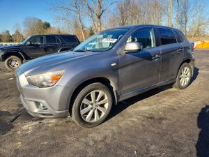 Mitsubishi Outlander SE 2.0L 4 2012