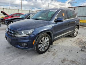Volkswagen Tiguan S 2.0L 4 2014