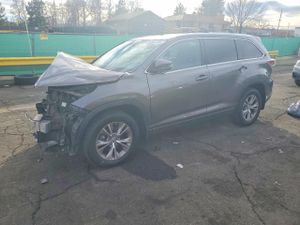 Toyota Highlander 3.5L 6 2015