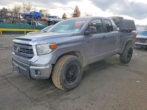 Toyota Tundra DOUBLE CAB SR 5.7L 8 2014