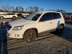 Volkswagen Tiguan S 2.0L 4 2011