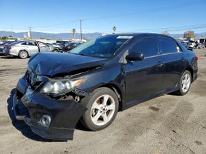 Toyota Corolla BASE 1.8L 4 2013