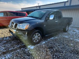 Nissan Titan XE 5.6L 8 2004