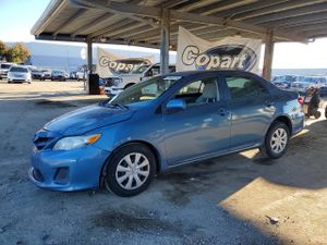 Toyota Corolla BASE 1.8L 4 2013