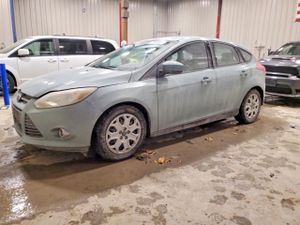 Ford Focus SE 2.0L 4 2012
