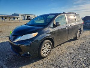 Toyota Sienna XLE 3.5L 6 2015
