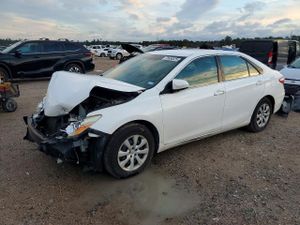Toyota Camry LE 2.5L 4 2015