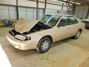 Toyota Camry DX 2.2L 4 1996