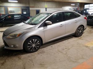 Ford Focus SE 2.0L 4 2012