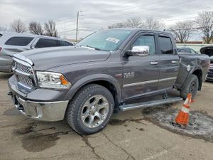 RAM 1500 LARAMIE 5.7L 8 2015