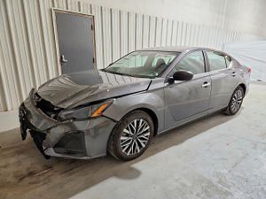 Nissan Altima SV 2.5L 4 2025