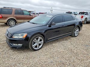 Volkswagen Passat SEL 2.0L 4 2013