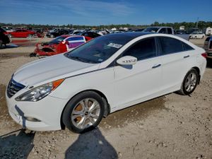 Hyundai Sonata SE 2.4L 4 2013