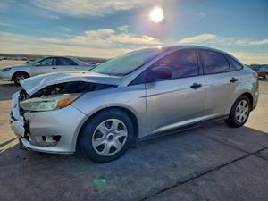 Ford Focus S 2.0L 4 2015