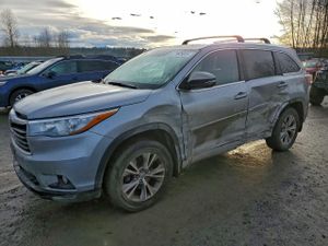 Toyota Highlander XLE 3.5L 6 2015