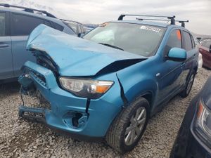 Mitsubishi Outlander ES 2.0L 4 2014