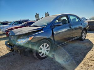 Toyota Corolla BASE 1.8L 4 2010