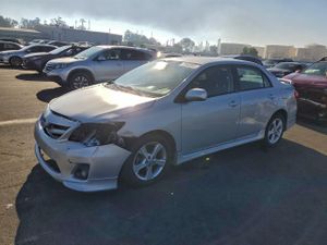Toyota Corolla BASE 1.8L 4 2013