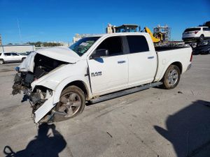 RAM 1500 SLT 5.7L 8 2015