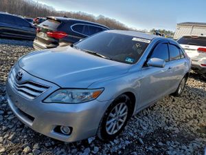 Toyota Camry BASE 2.5L 4 2011