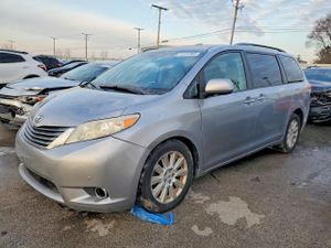 Toyota Sienna XLE 3.5L 6 2012