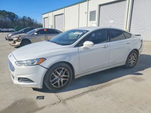 Ford Fusion SE 2.5L 4 2014