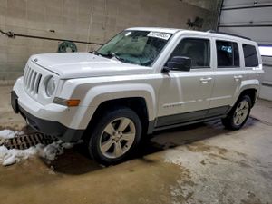 Jeep Patriot LATITUDE 2.4L 4 2015