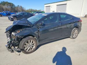Hyundai Elantra SE 1.8L 4 2015