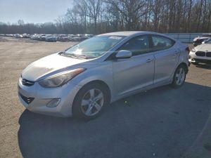 Hyundai Elantra GLS 1.8L 4 2013