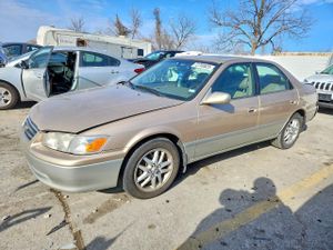 Toyota Camry LE 3.0L 6 2001