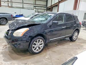 Nissan Rogue S 2.5L 4 2013