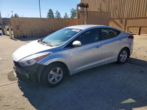 Hyundai Elantra SE 1.8L 4 2015