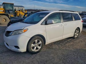 Toyota Sienna LE 3.5L 6 2012