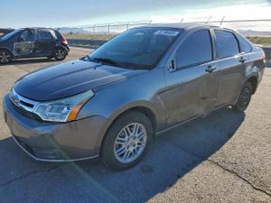 Ford Focus SE 2.0L 4 2010