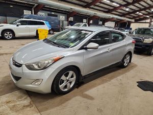 Hyundai Elantra GLS 1.8L 4 2013