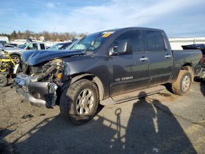 Nissan Titan XE 5.6L 8 2005