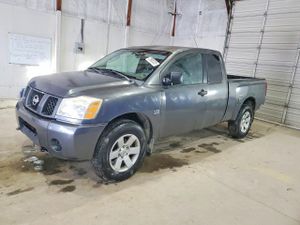 Nissan Titan XE 5.6L 8 2004