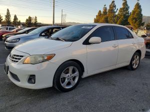 Toyota Corolla BASE 1.8L 4 2013